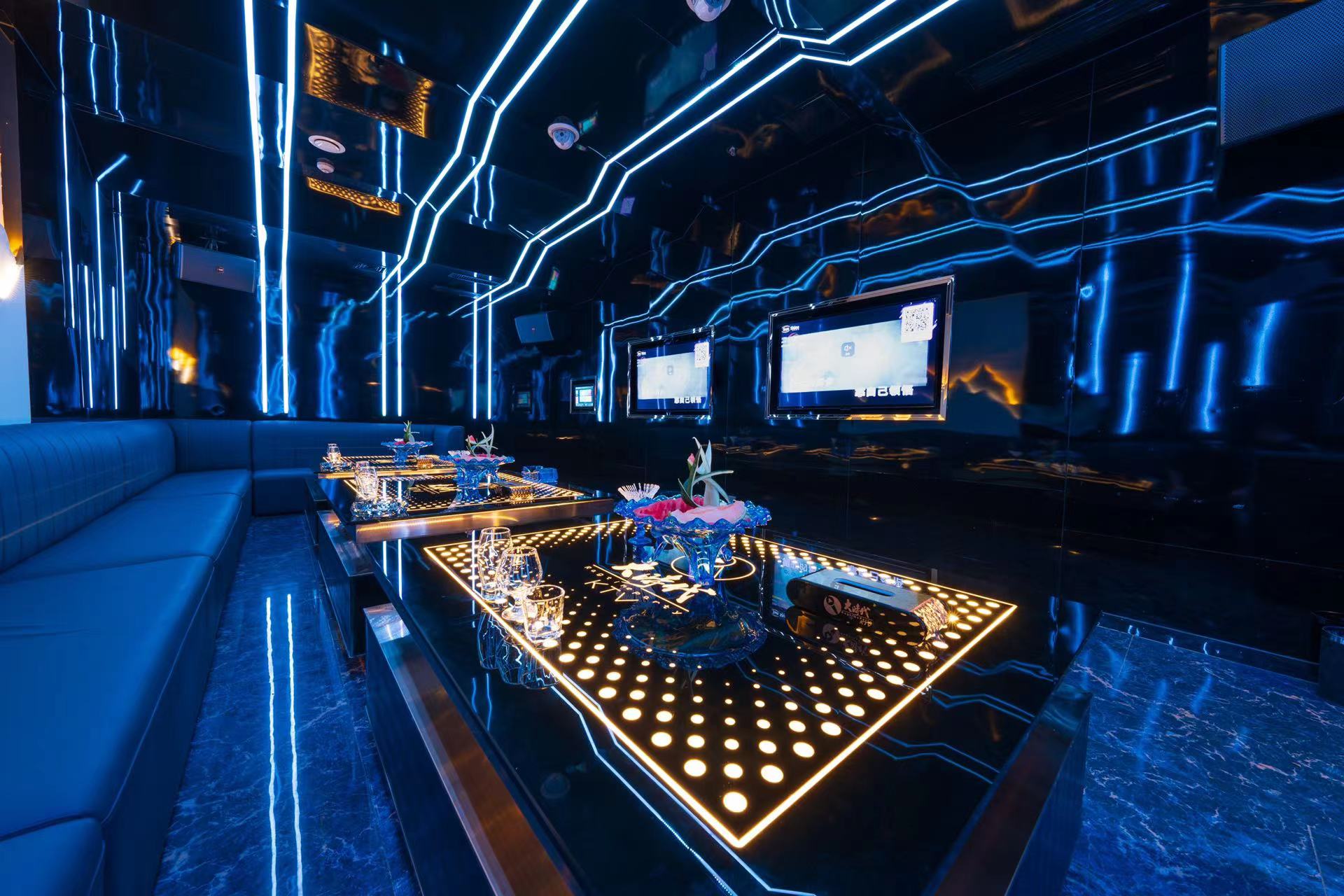 深圳商务KTV小时代派对男场gong主互动瞬间