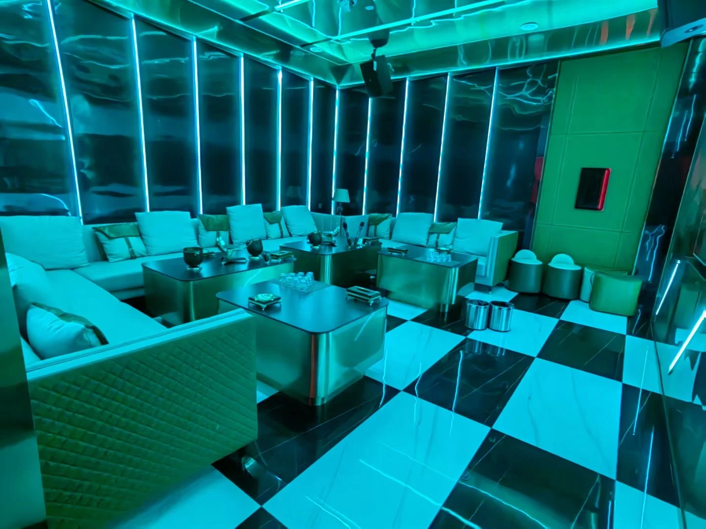 潍坊维多利亚商务KTV预订：夜幕里的私人舞台