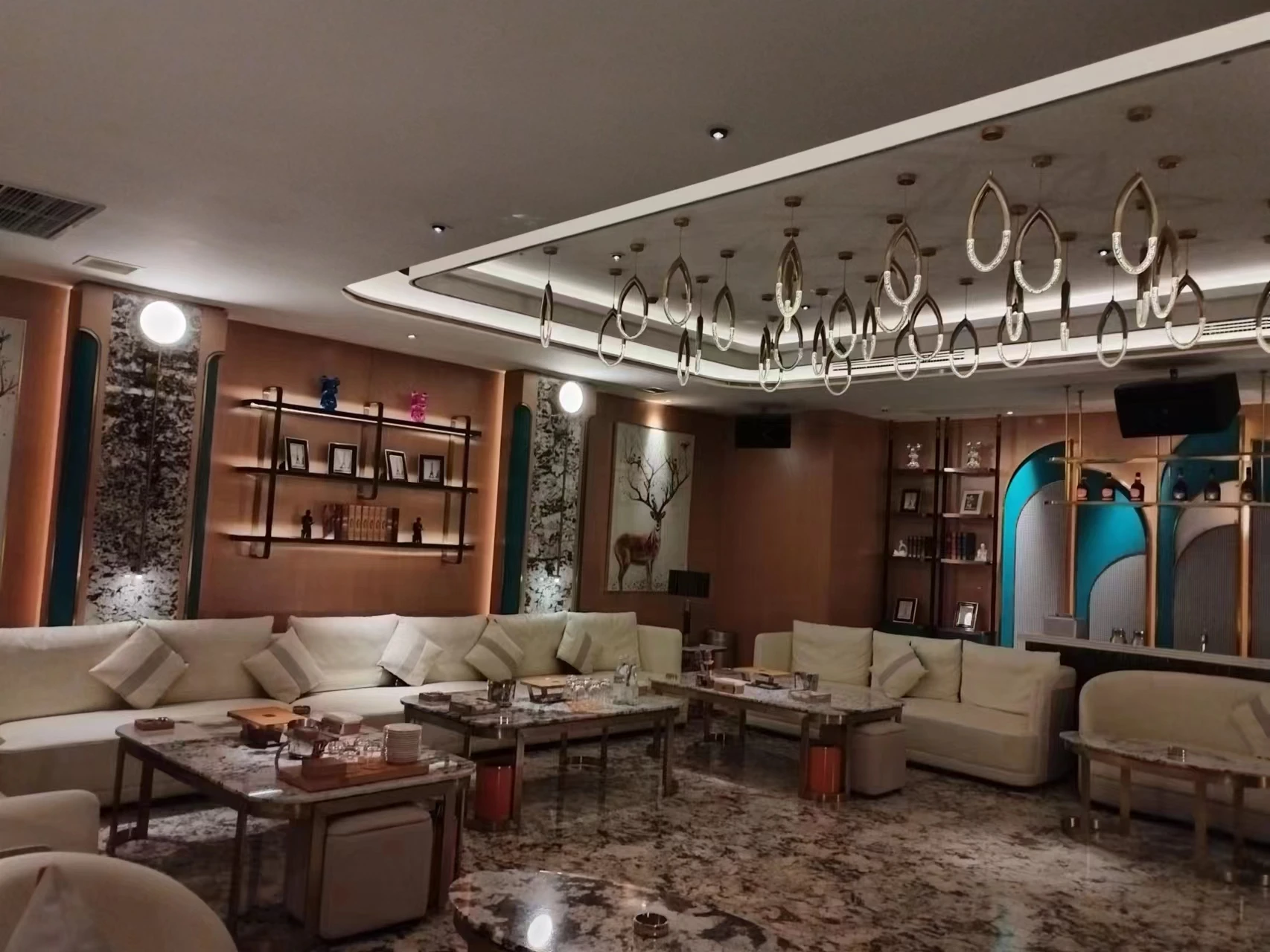 郴州沸点商务KTV|把夜晚煮沸，只差你的嗓音