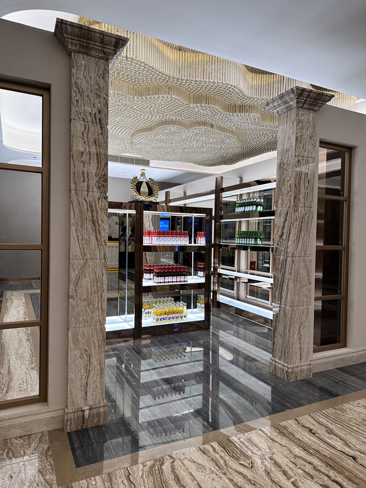 株洲金门凯撒商务KTV预订——夜色里的王者序章