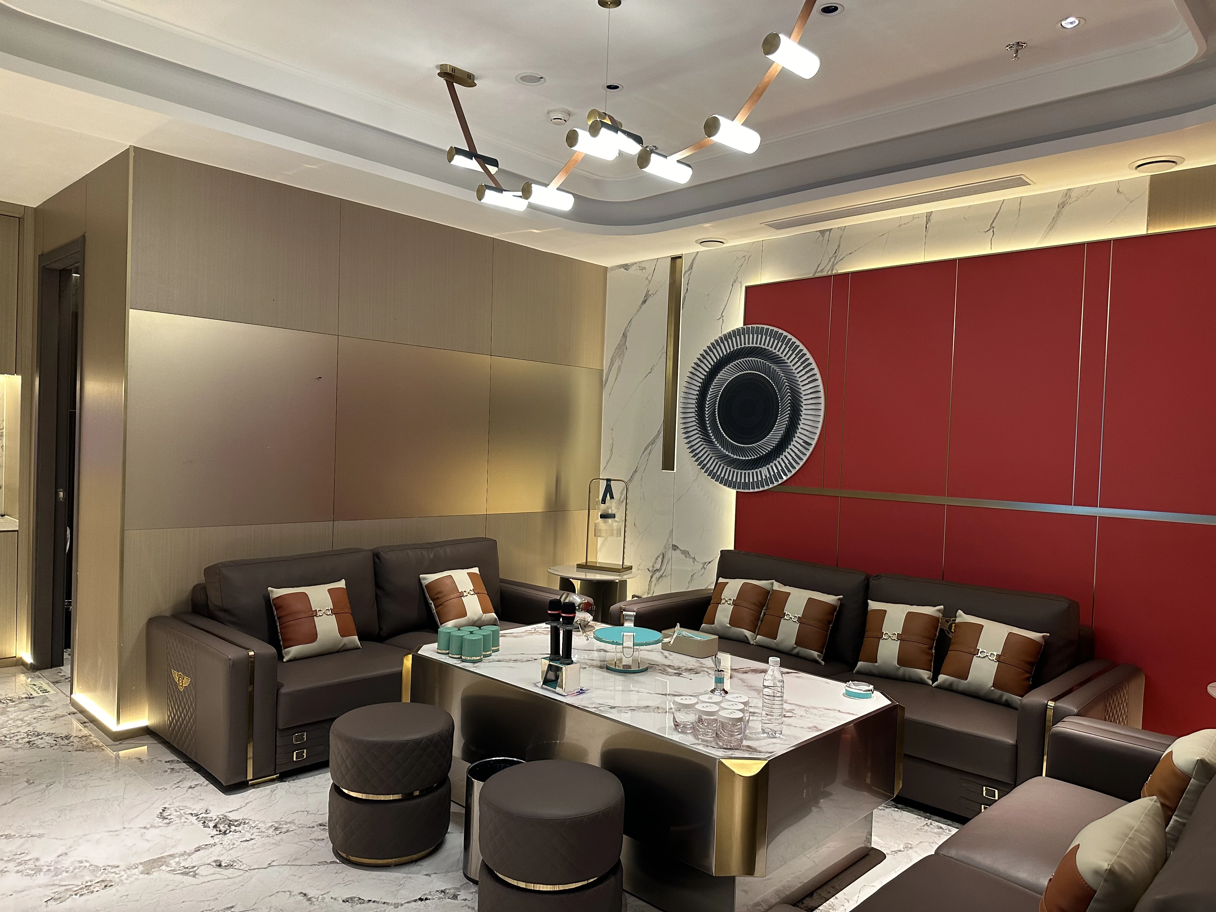 吉安商务麦嘟KTV｜把谈判唱成情歌，座驾已启动