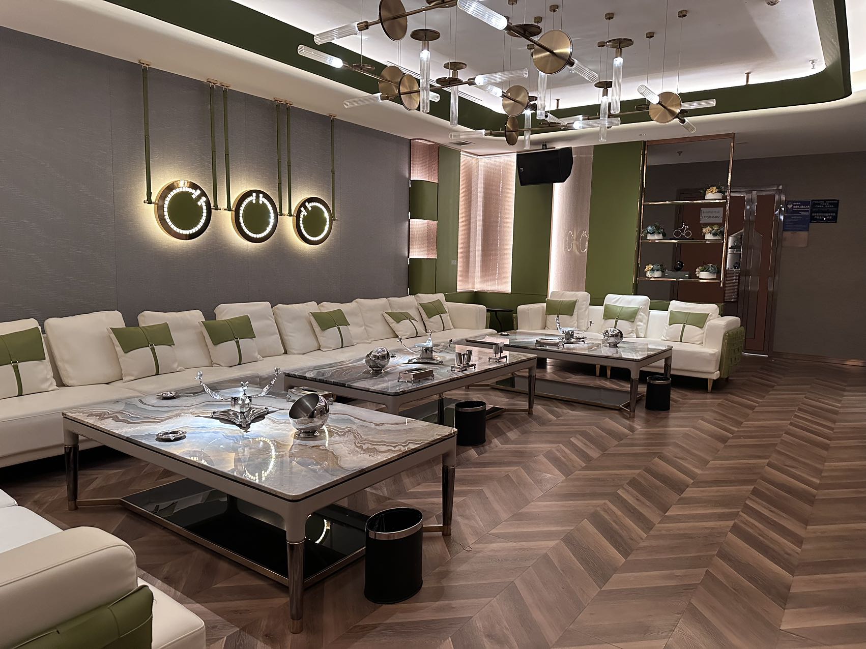 广州伯爵商务KTV：夜色里的心跳节奏，等你来电