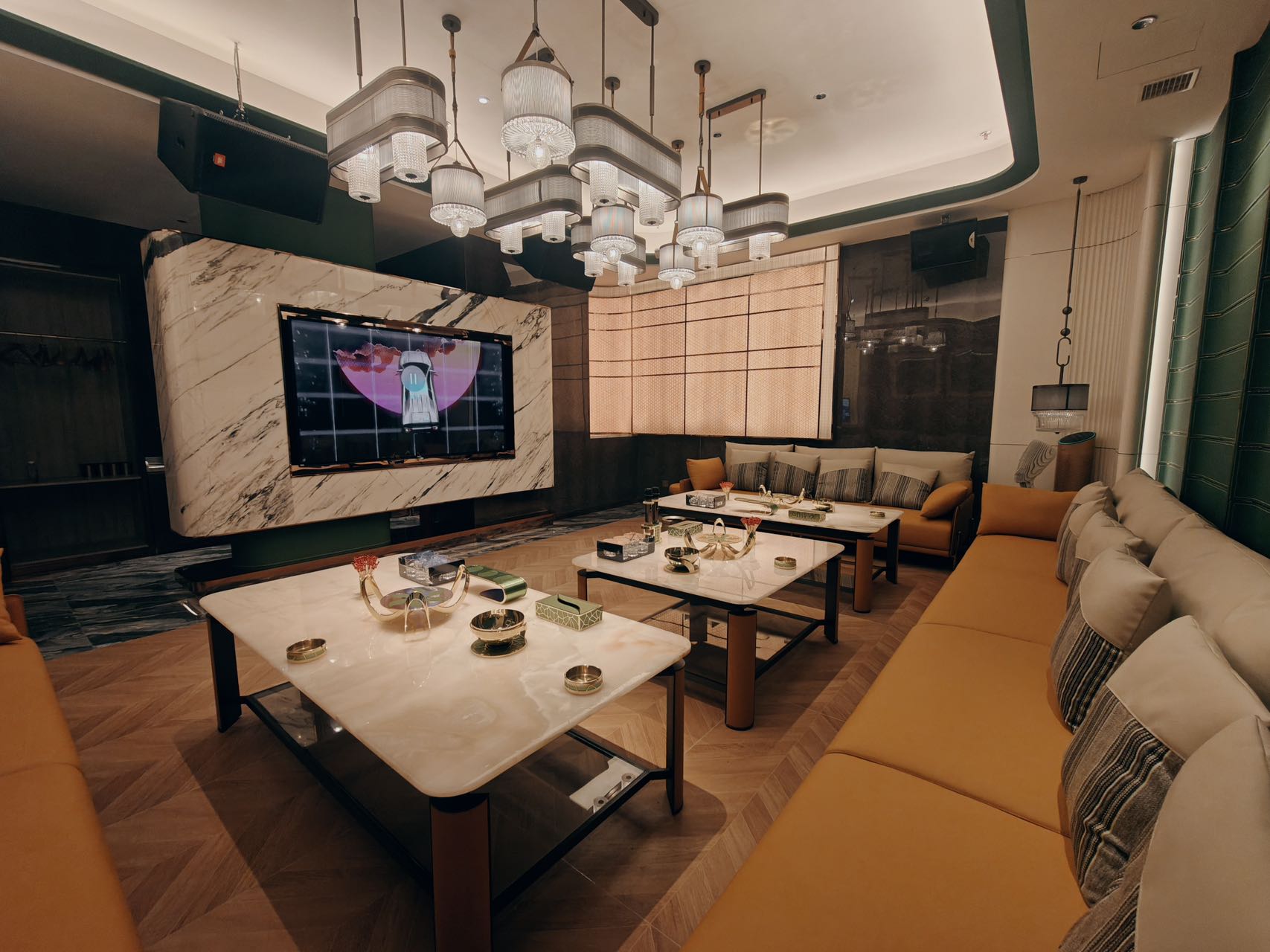 桂林维多利亚商务KTV预订：奢而不张，尽在回眸一笑