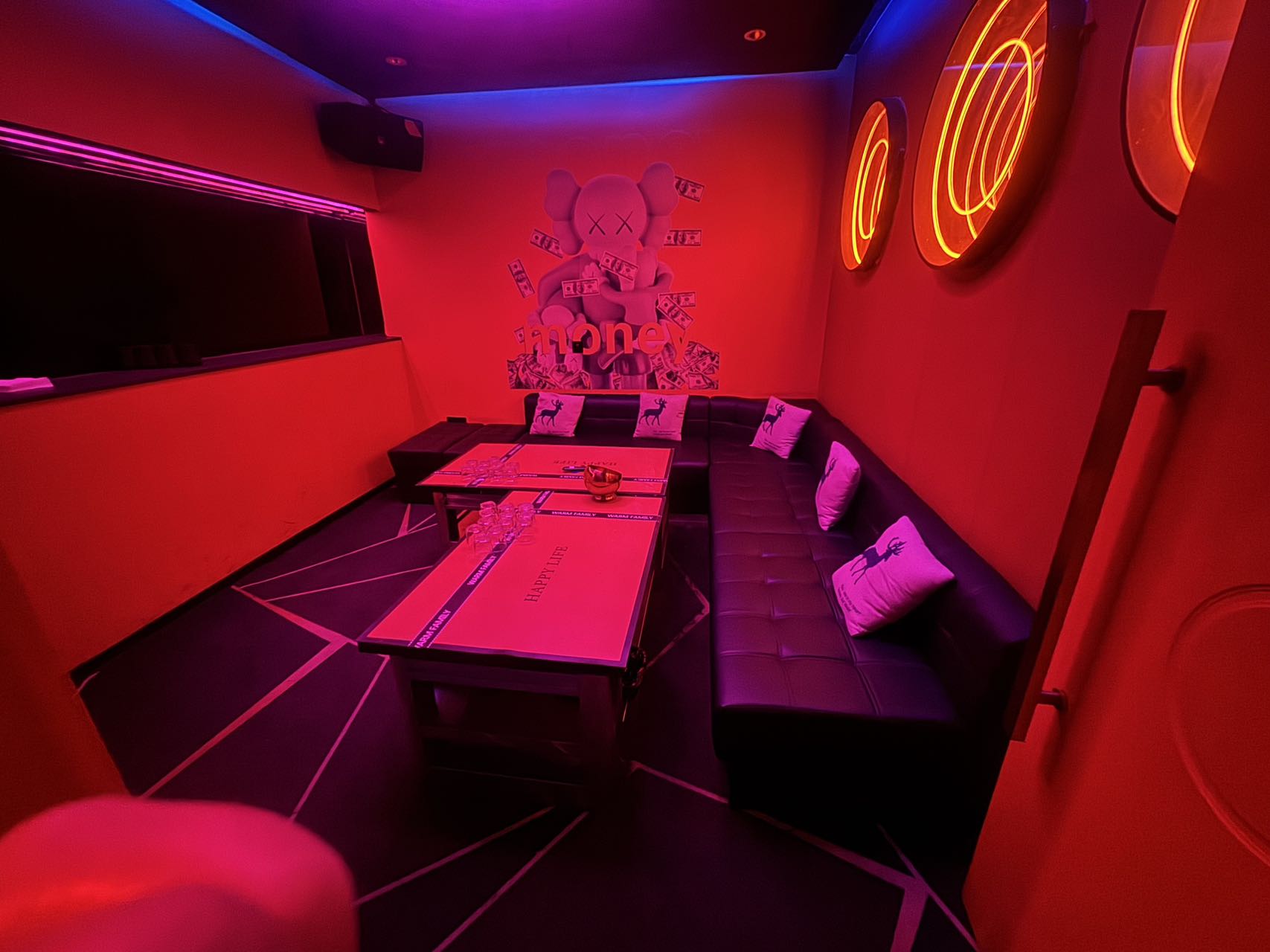 北京朝阳Ciel d'Or 黄金天空商务KTV游戏场预订热线