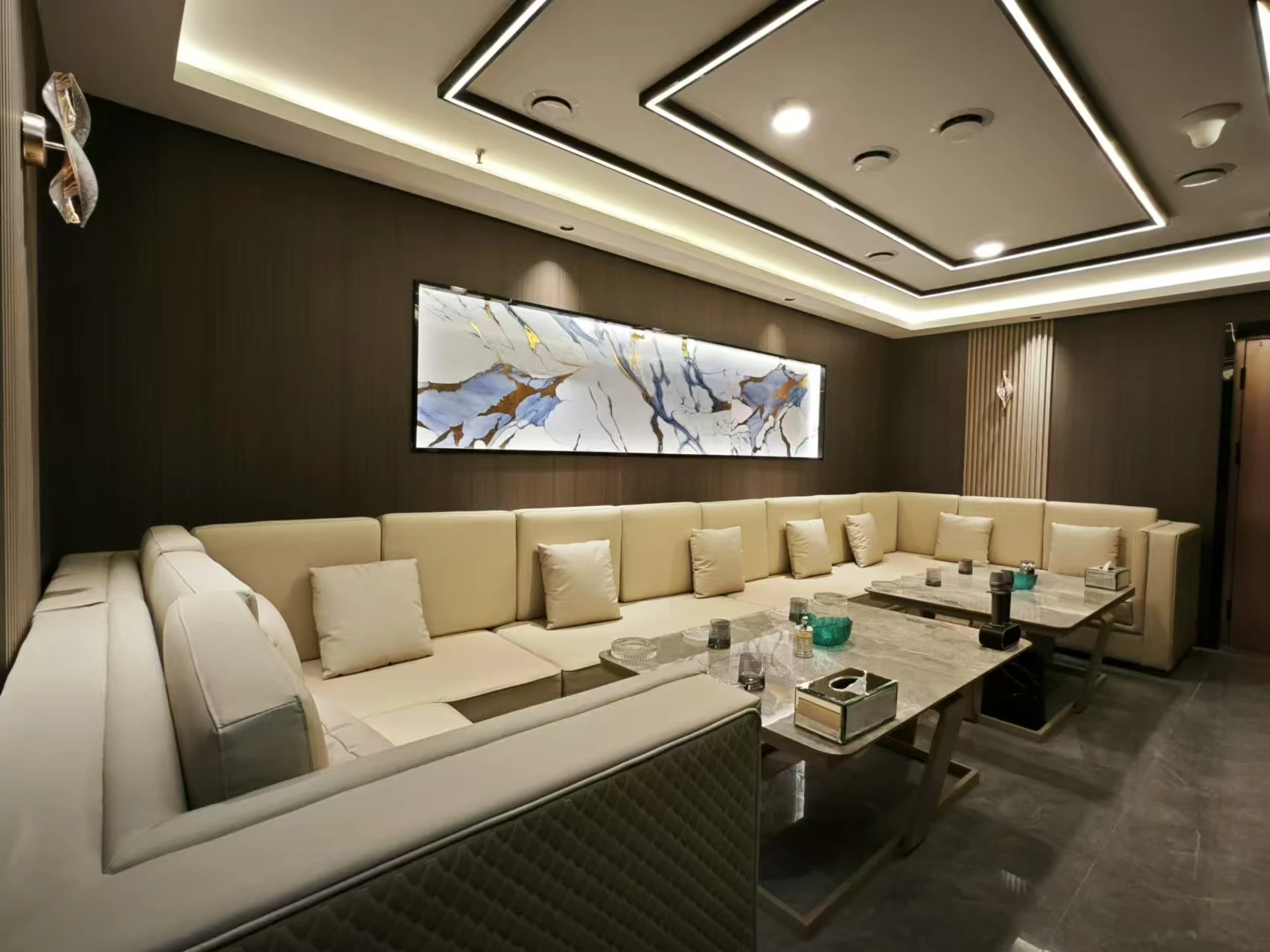 遵义魅力东方商务KTV预订 | 专车接送·夜未央·只为懂你